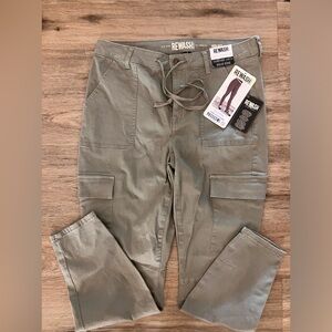 NWT REWASH High Rise Cargo Utility Skinny Pants. Olive/Tan. Size 13.